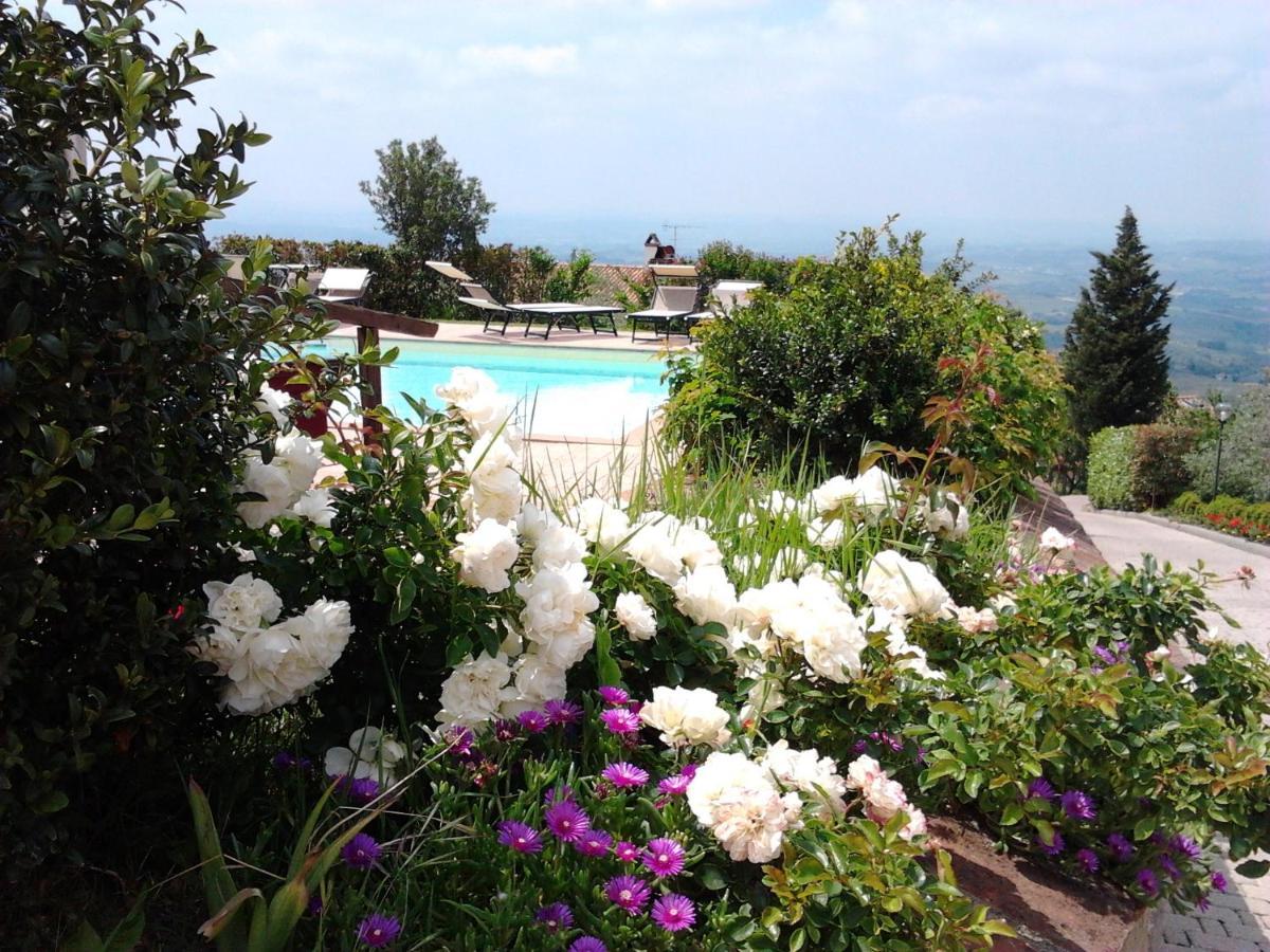 Casa Vacanze La Porta Aparthotel Vinci